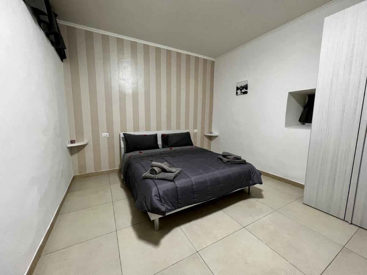 Centro Storico Napoli Suite Bagian luar foto